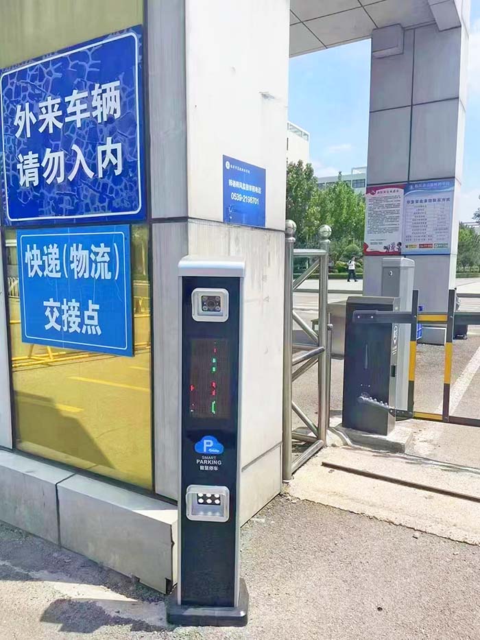 學(xué)校車(chē)牌識(shí)別系統(tǒng)